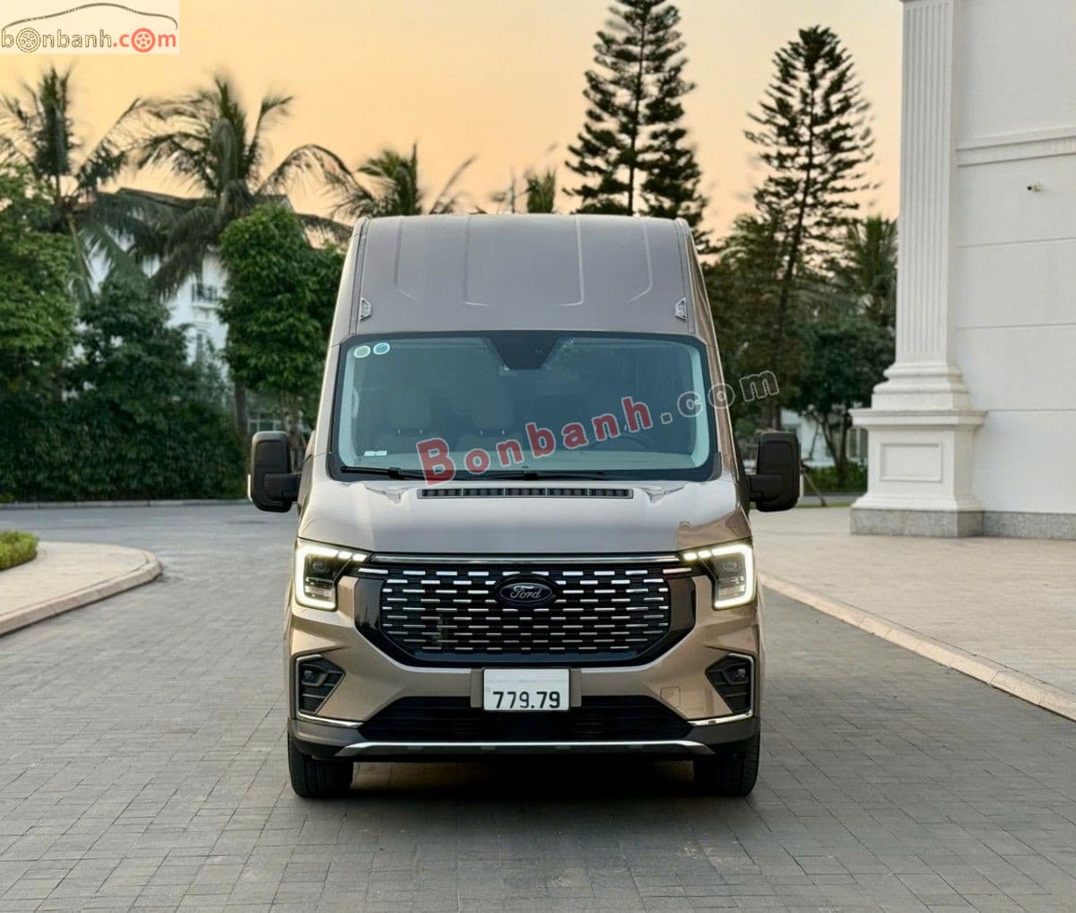 2024 Ford Transit Premium