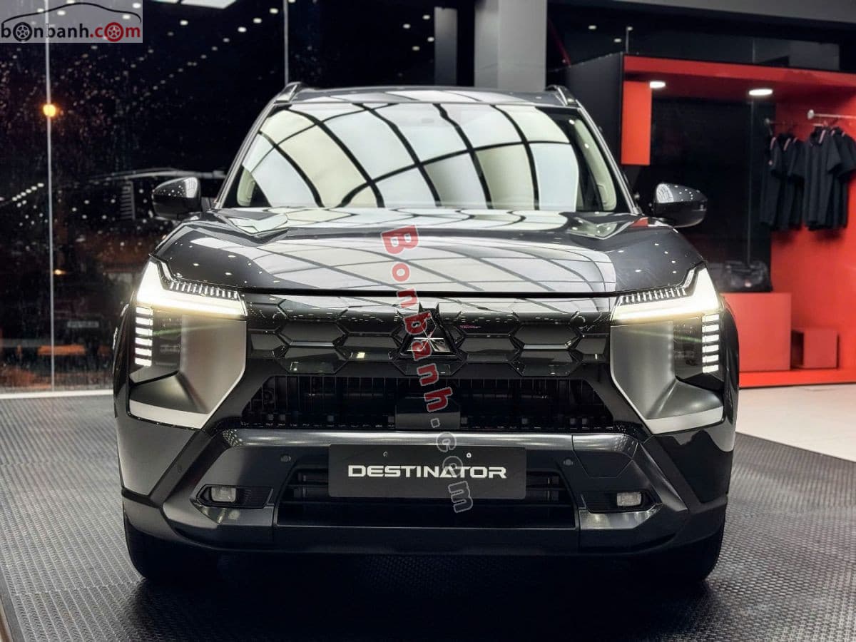 2026 Mitsubishi Destinator Premium