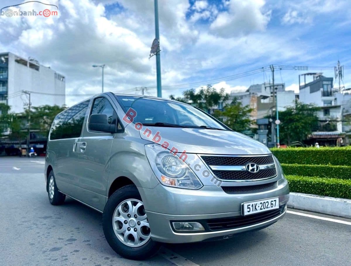2011 Hyundai Grand Starex 2.4 MT