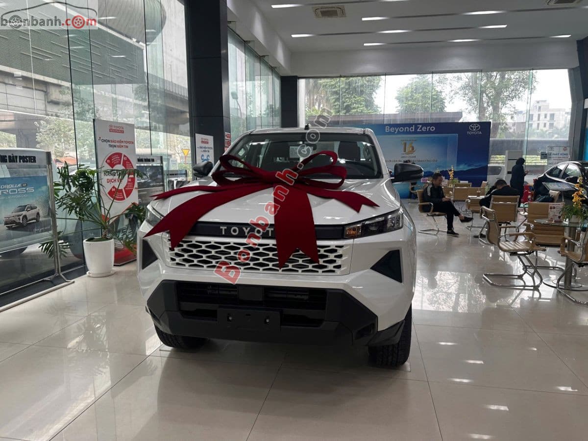 2026 Toyota Hilux Standard 2.8L 4x2 MT