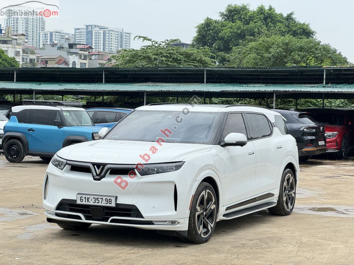 2024 VinFast VF9 Plus 7S