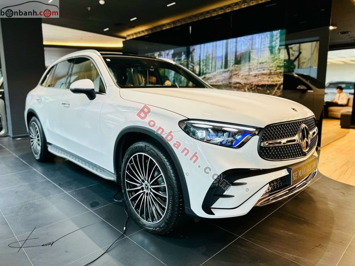2025 Mercedes-Benz GLC 300 4Matic