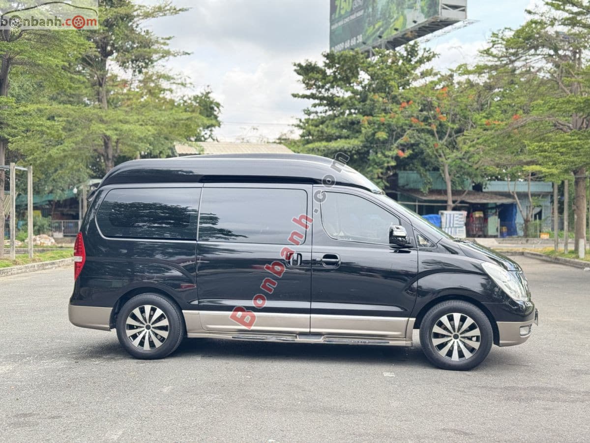 2015 Hyundai Grand Starex Limousine 2.4 AT