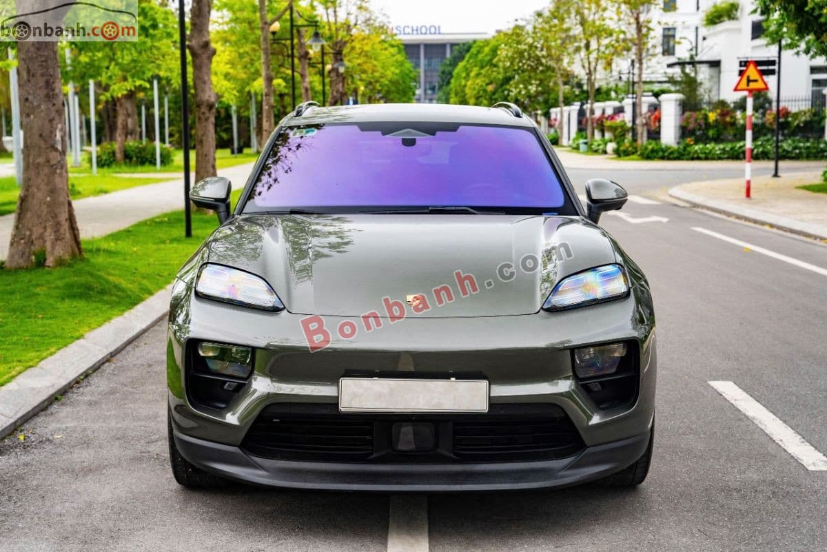 2024 Porsche Macan 4 EV