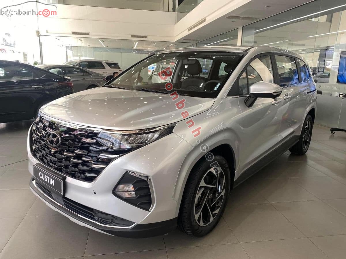 2025 Hyundai Custin Cao Cấp 2.0T - Image 1