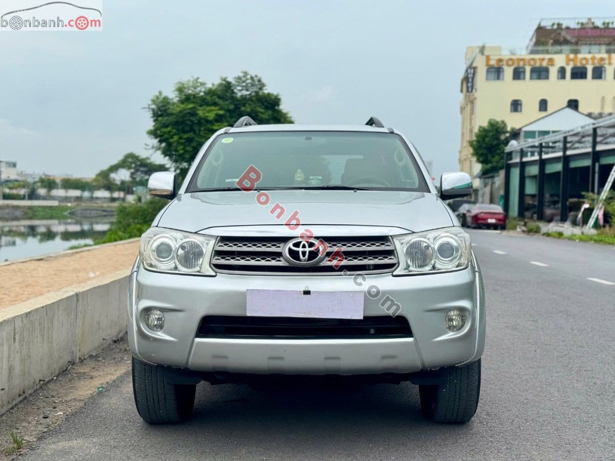 2009 Toyota Fortuner 2.5G - Image 1