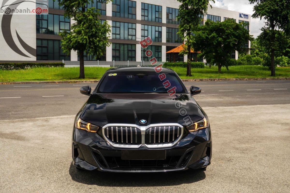 2025 BMW 5 Series 530i M Sport