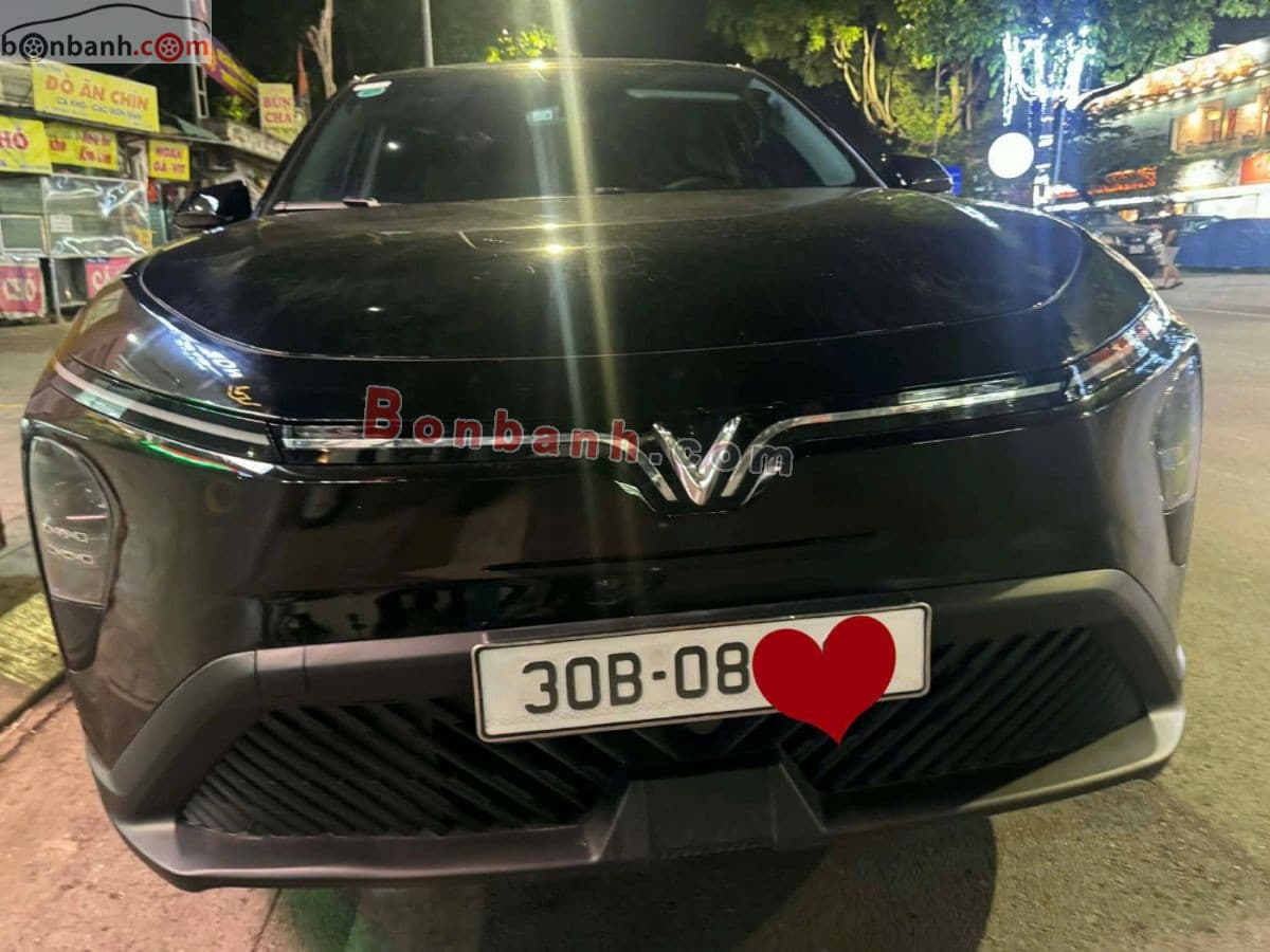 2025 VinFast Limo Green AT