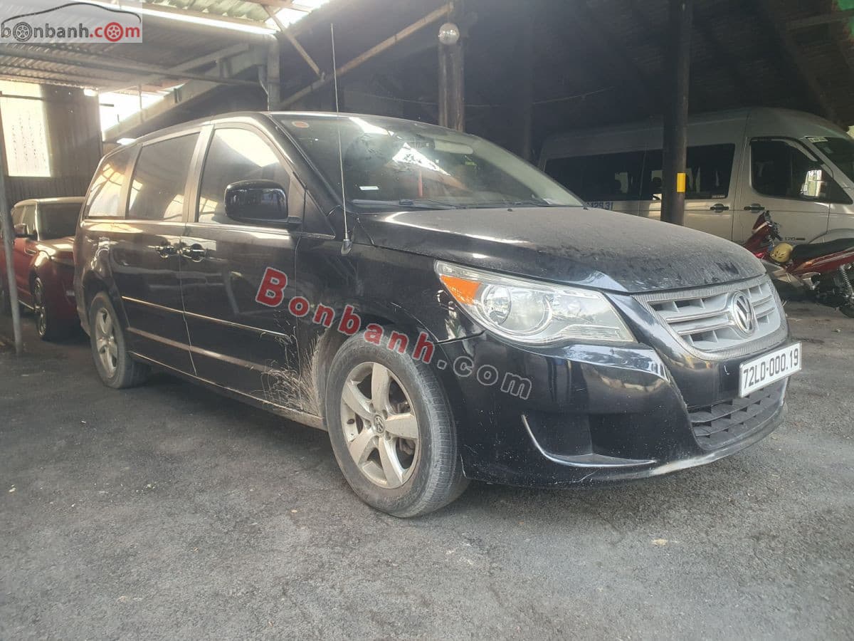 2010 Volkswagen Routan SE 3.8 AT