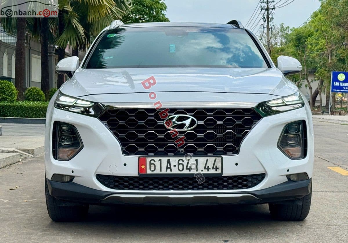 2019 Hyundai SantaFe Premium 2.2L HTRAC - Image 1