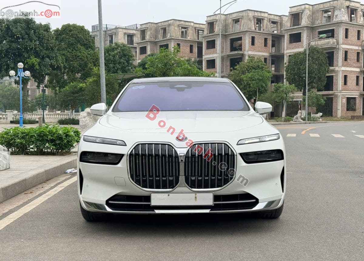 2023 BMW 7 Series 740i Pure Excellence