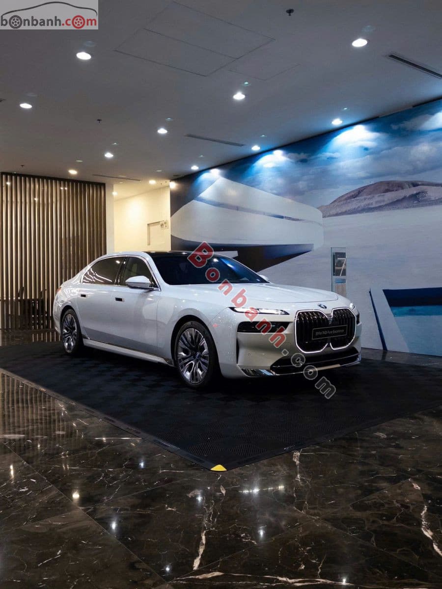 2023 BMW 7 Series 740i Pure Excellence