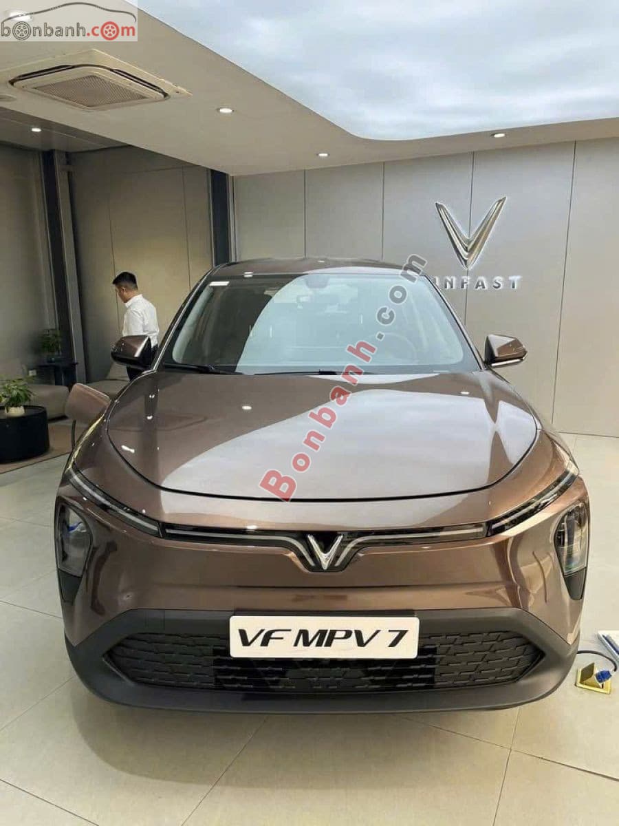 2026 VinFast VF MPV 7 AT