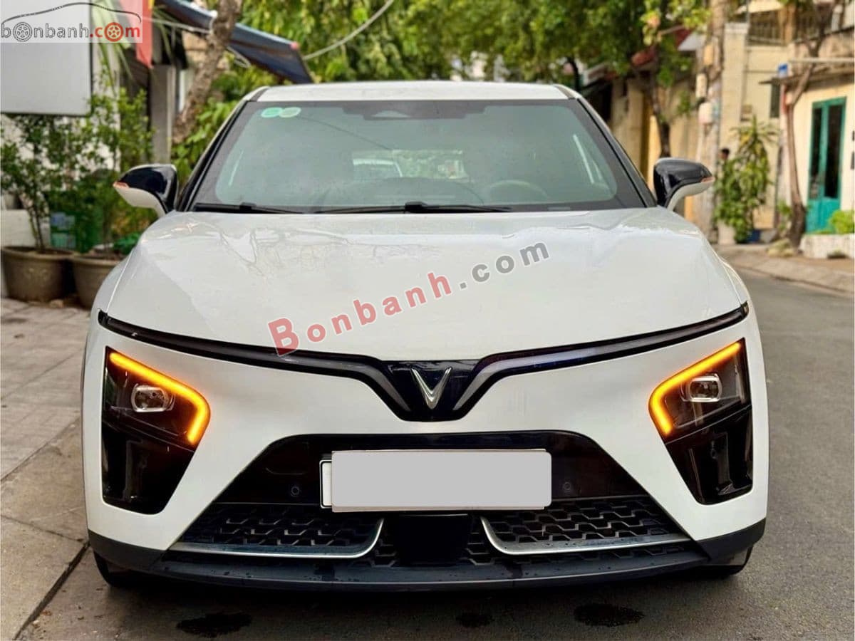 2024 VinFast VF7 Plus AWD