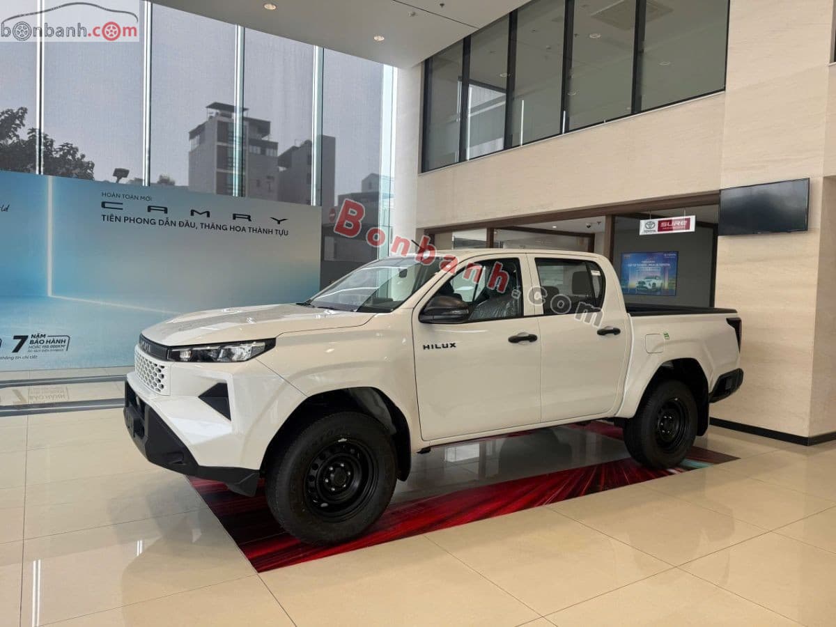 2026 Toyota Hilux Standard 2.8L 4x2 MT