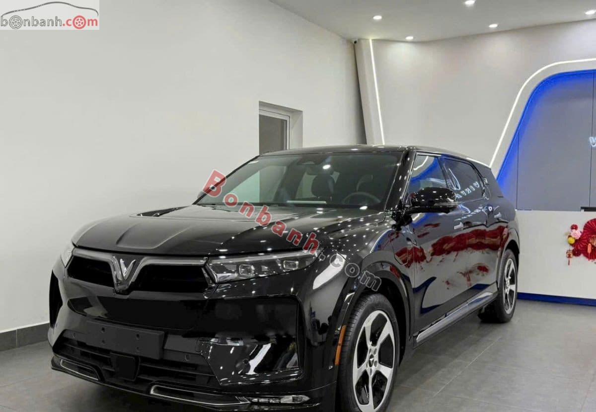 2026 VinFast VF9 Eco