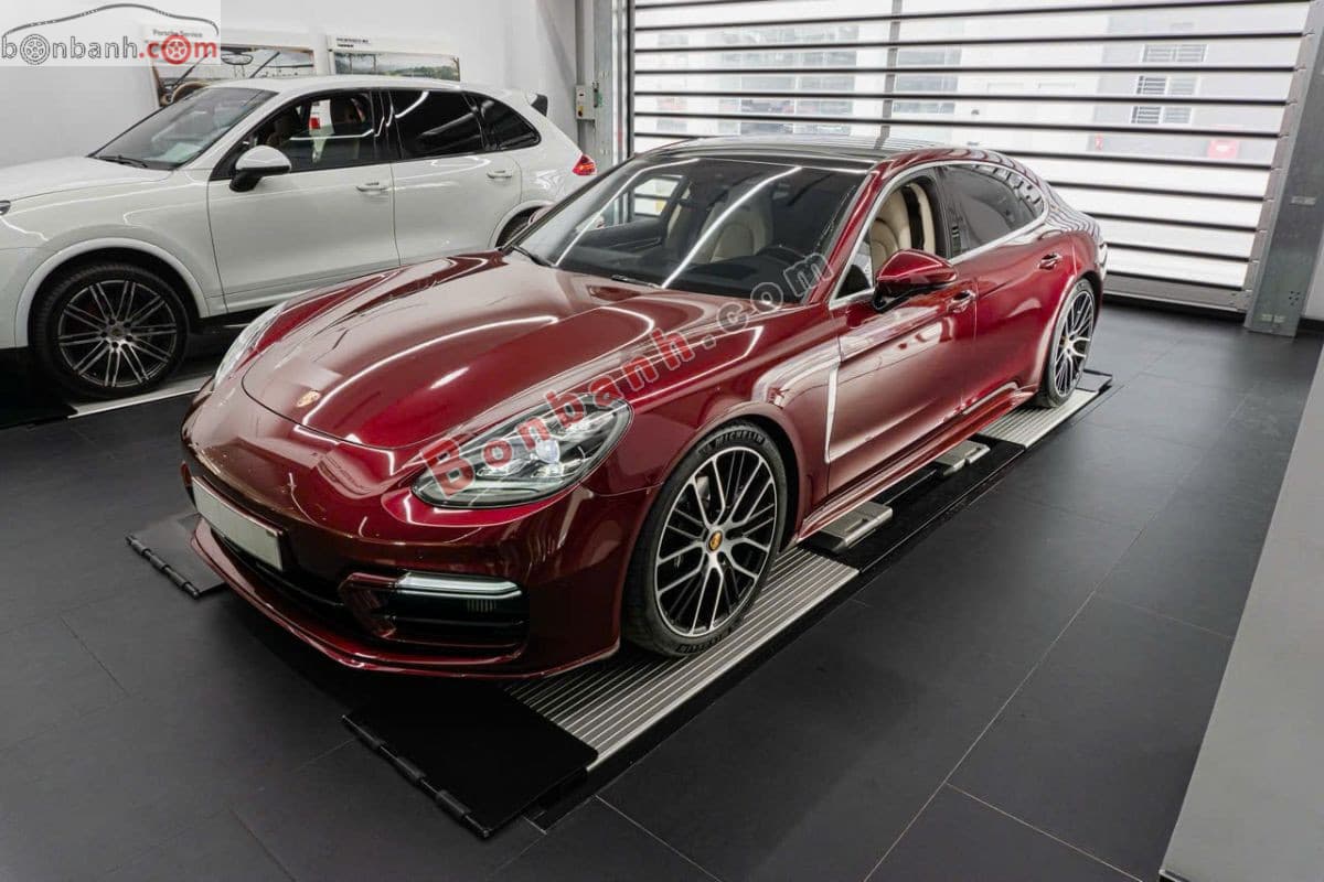 2022 Porsche Panamera 4 Executive - Image 1
