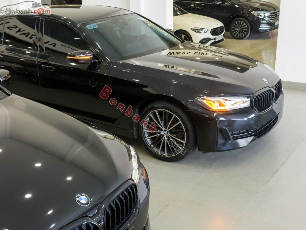 2022 BMW 5 Series 520i Luxury Line