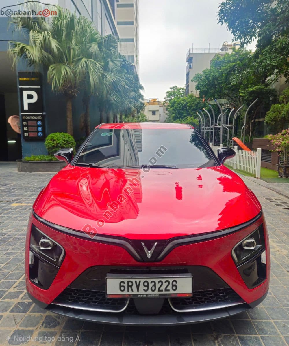 2025 VinFast VF7 Eco