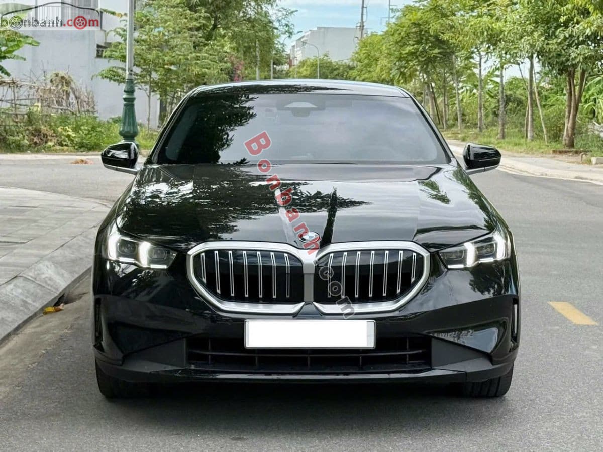 2025 BMW 5 Series 520i Premium