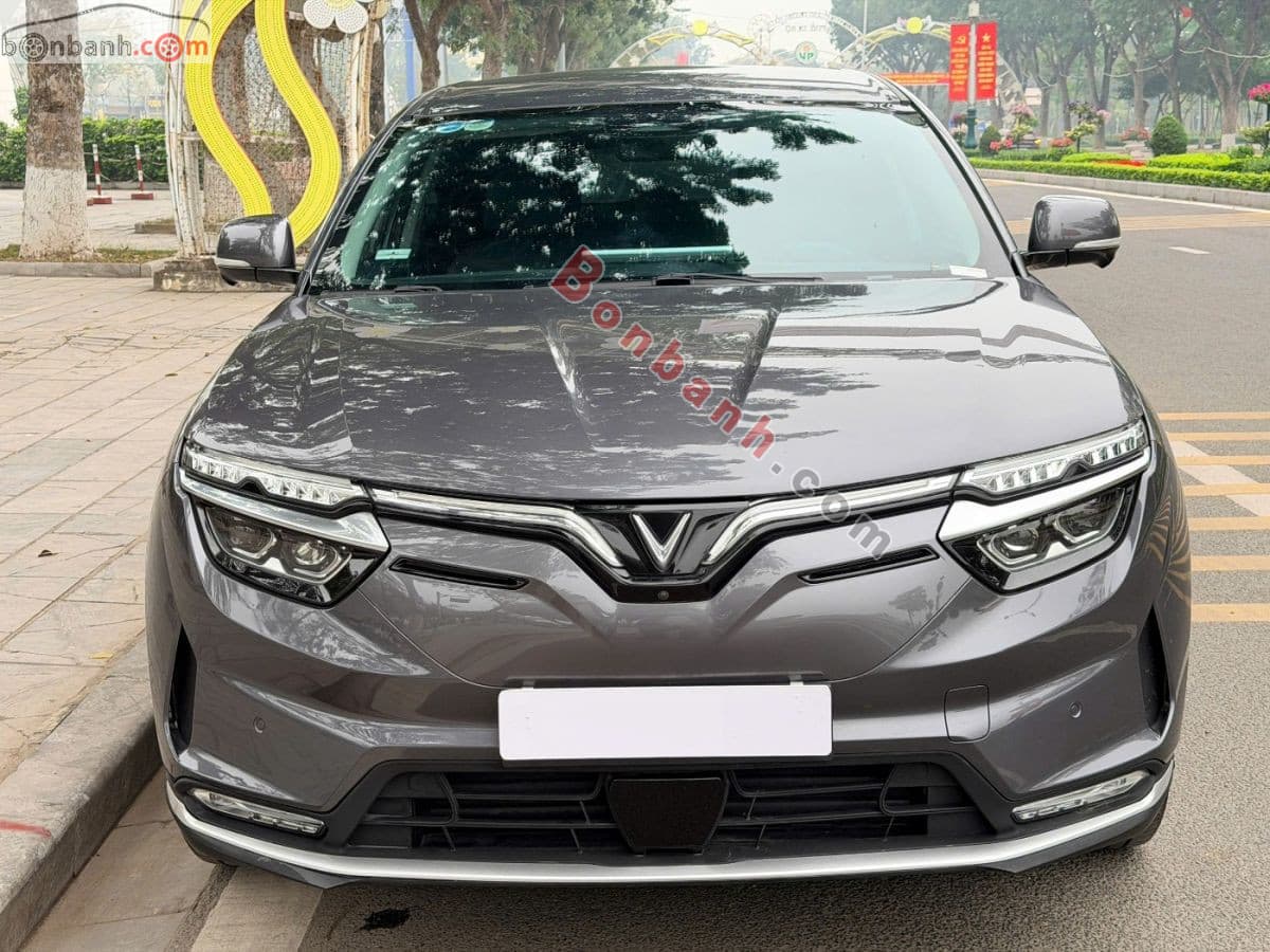 2023 VinFast VF8 Eco AWD