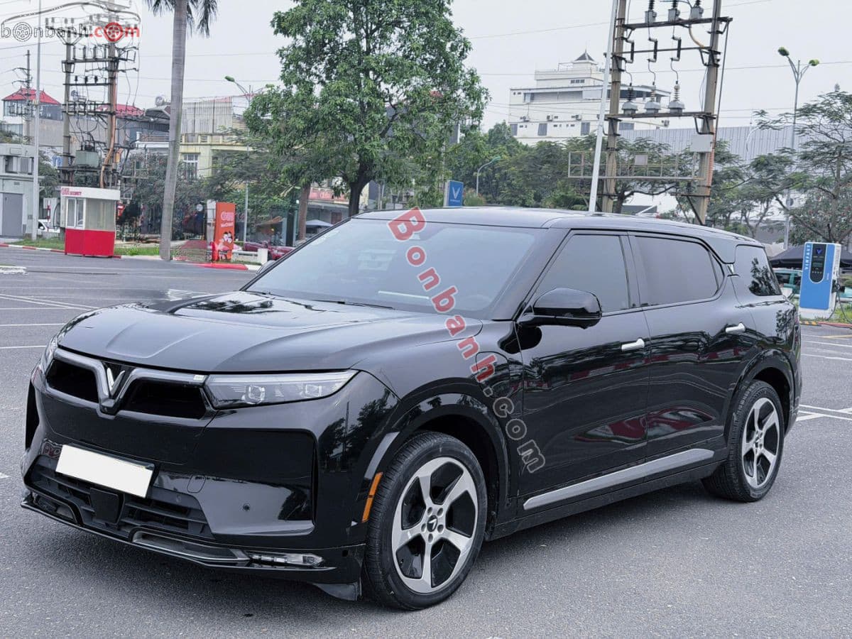 2024 VinFast VF9 Eco