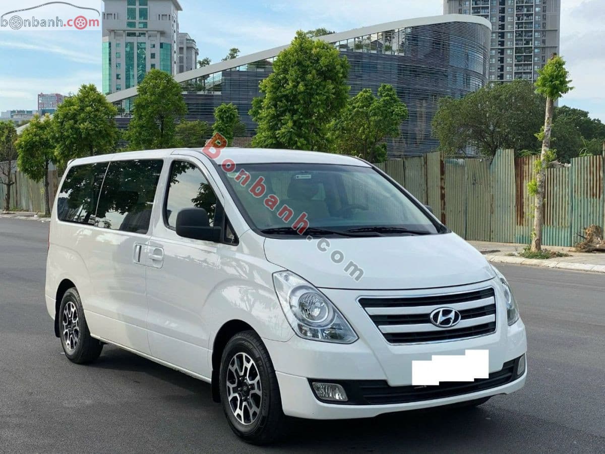 2016 Hyundai Grand Starex 2.4 AT