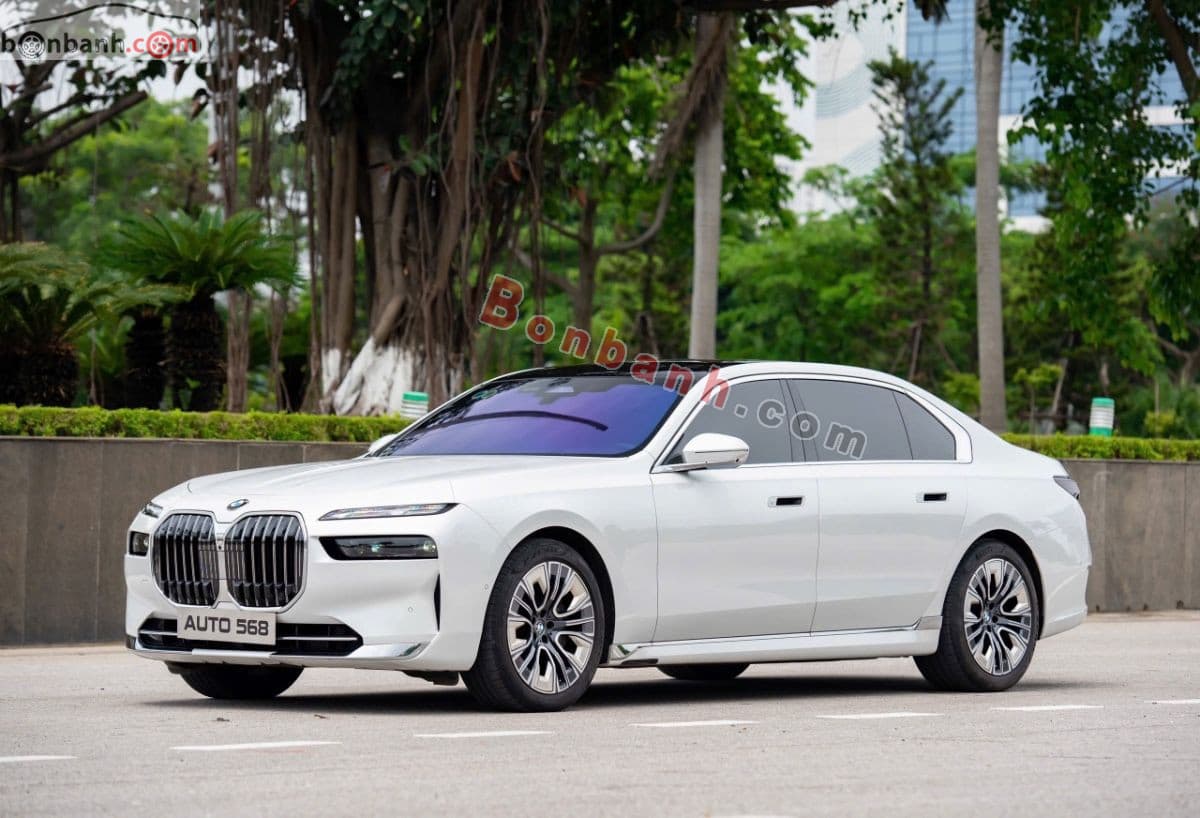 2023 BMW 7 Series 740i Pure Excellence