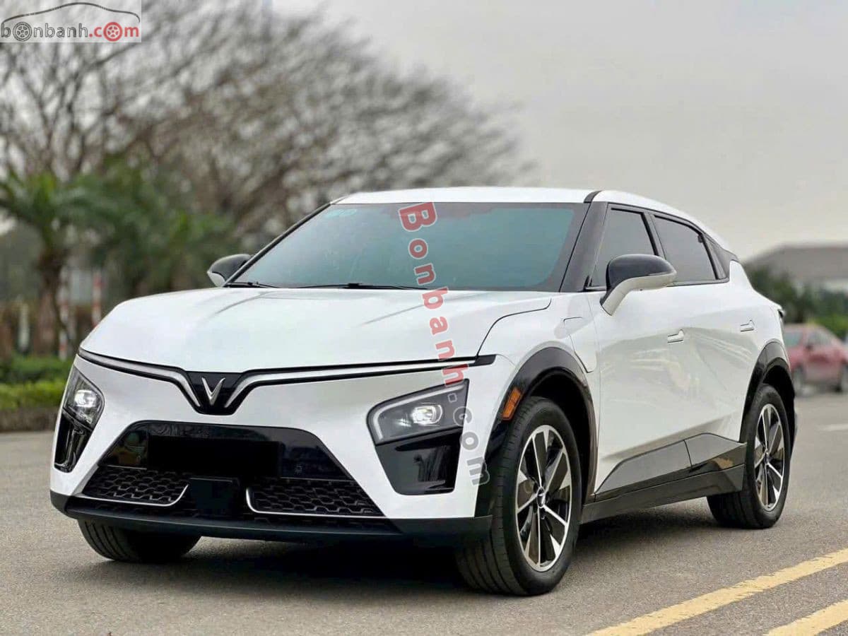 2026 VinFast VF7 Plus