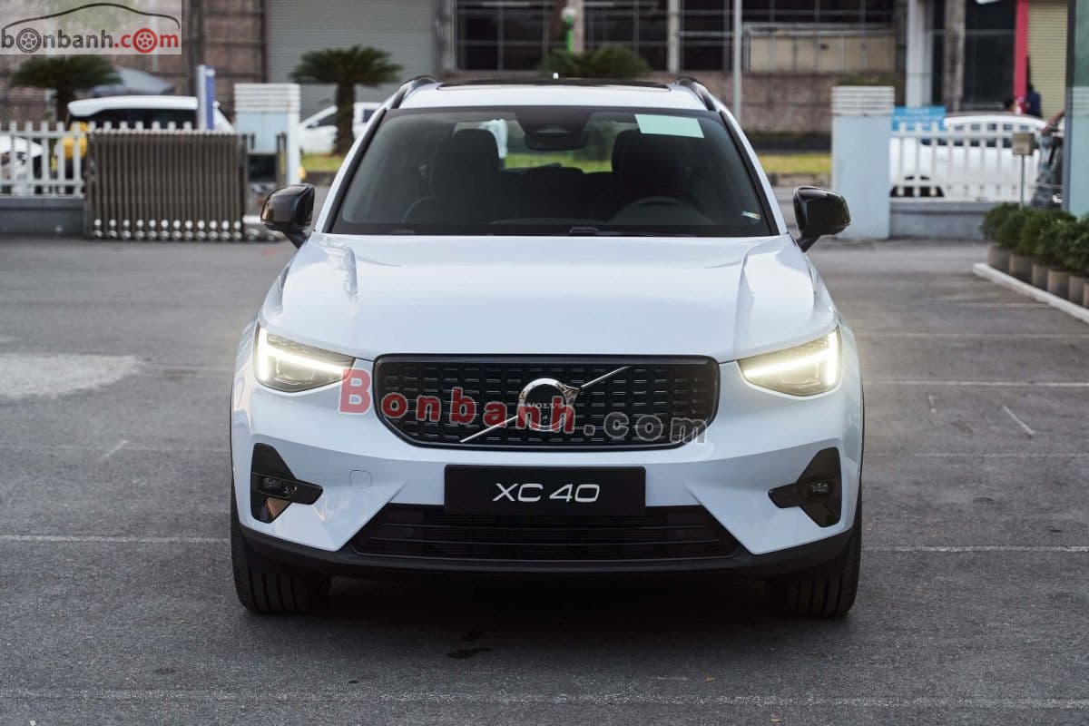 2025 Volvo XC40 Ultra B5 AWD
