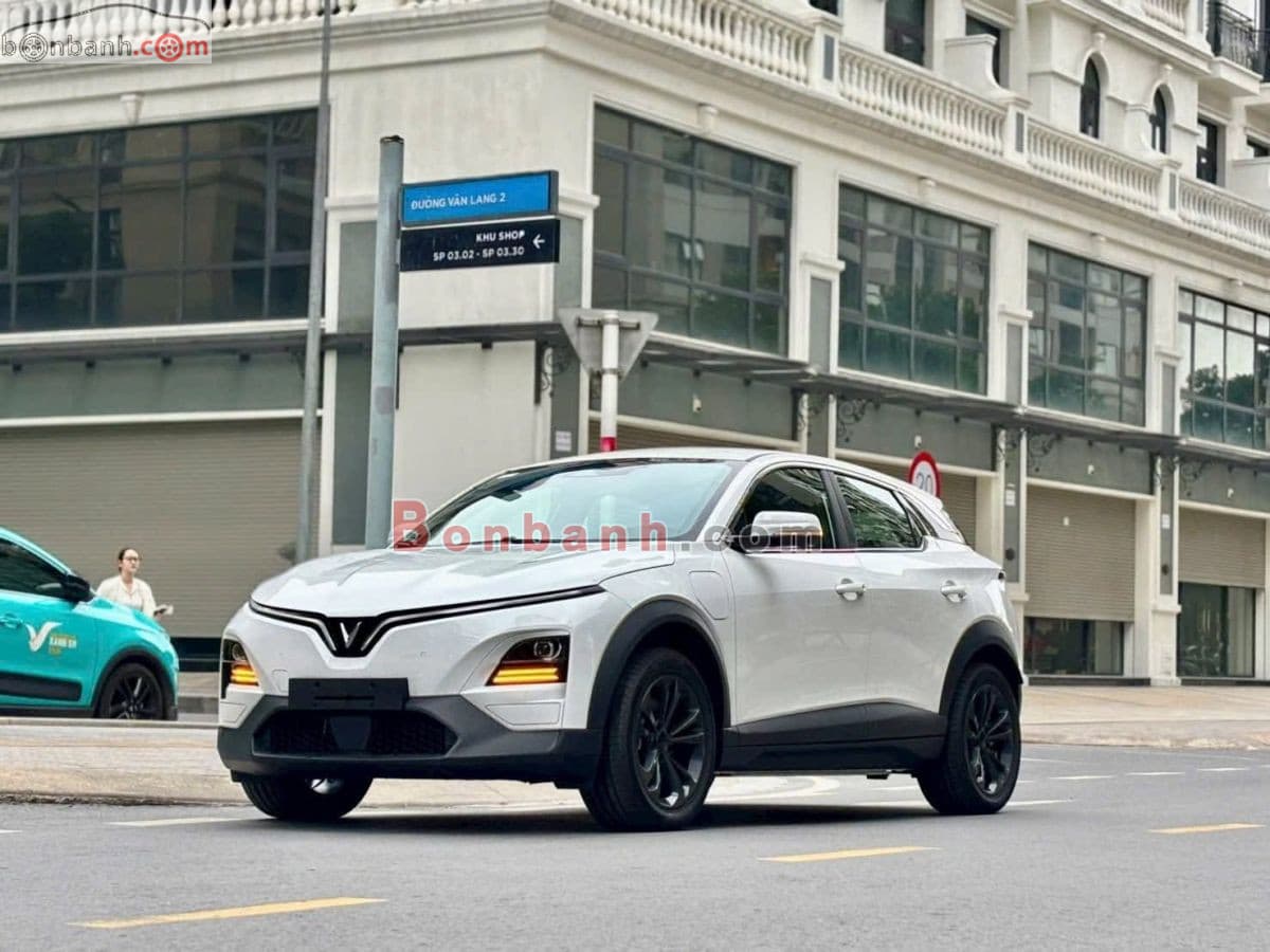 2026 VinFast VF6 Plus - Image 1