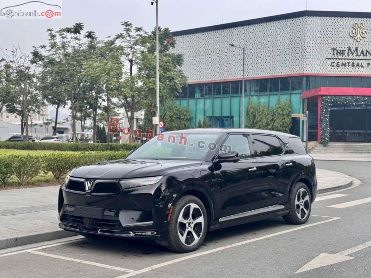 2026 VinFast VF9 Eco
