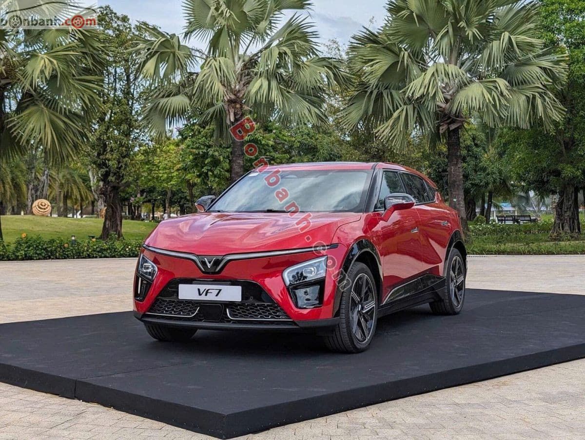 2026 VinFast VF7 Plus