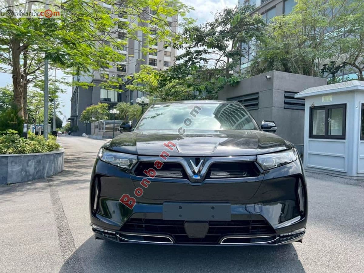 2026 VinFast VF9 Eco