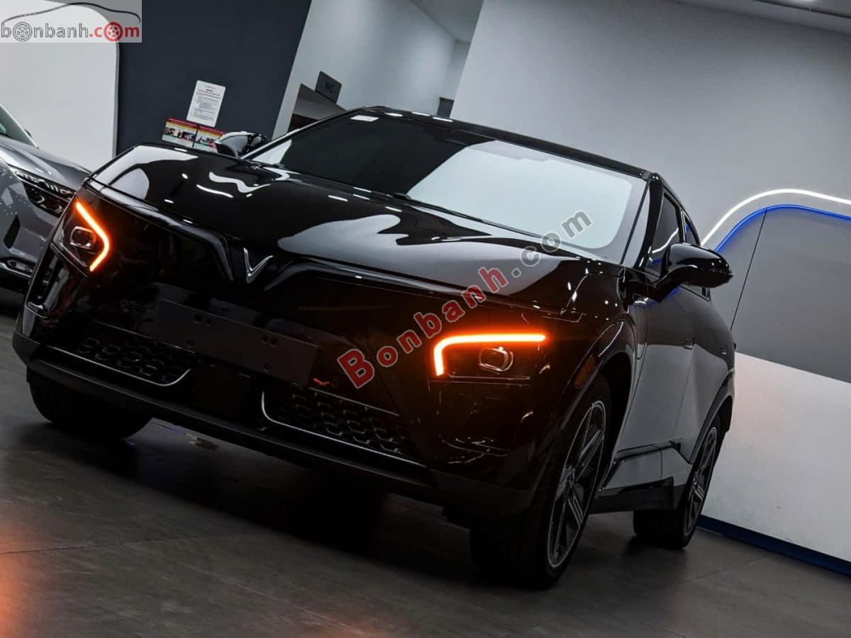 2026 VinFast VF7 Plus