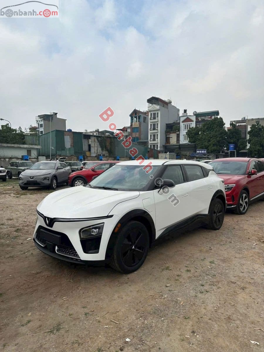 2026 VinFast VF7 Eco