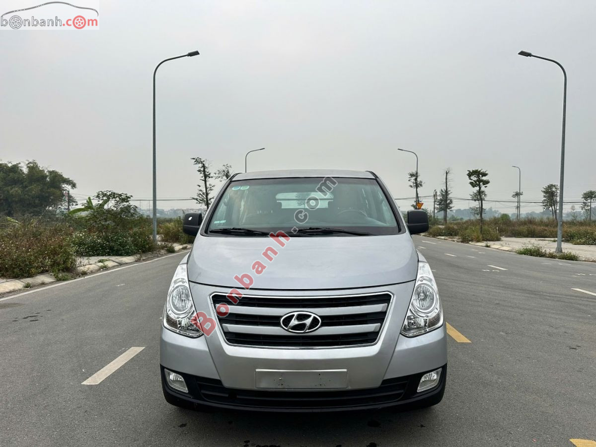 2016 Hyundai Grand Starex Van 2.5 MT