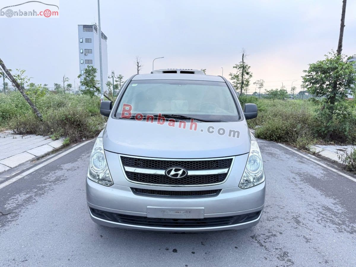 2012 Hyundai Grand Starex Van 2.5 AT