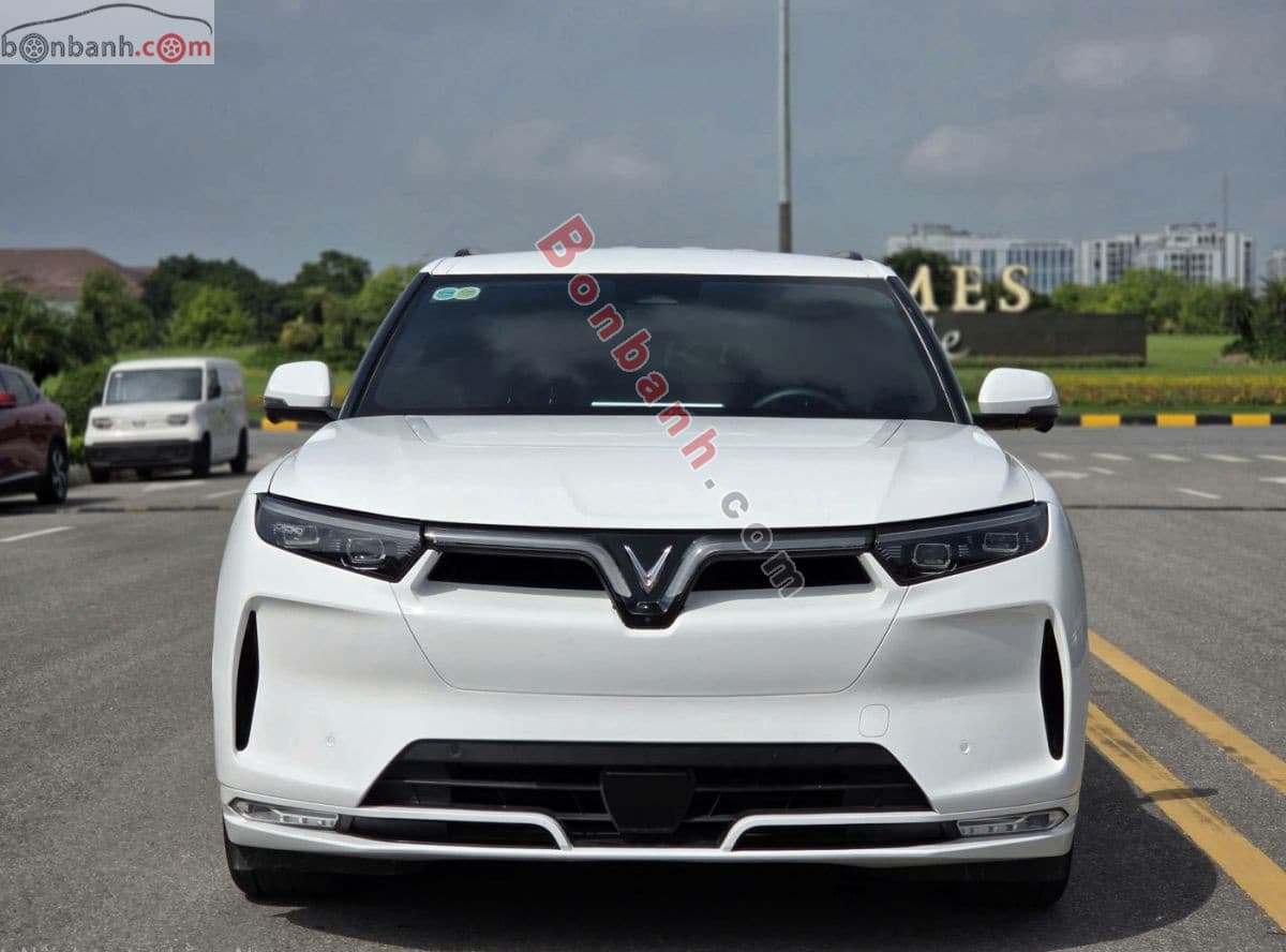 2024 VinFast VF9 Plus 7S