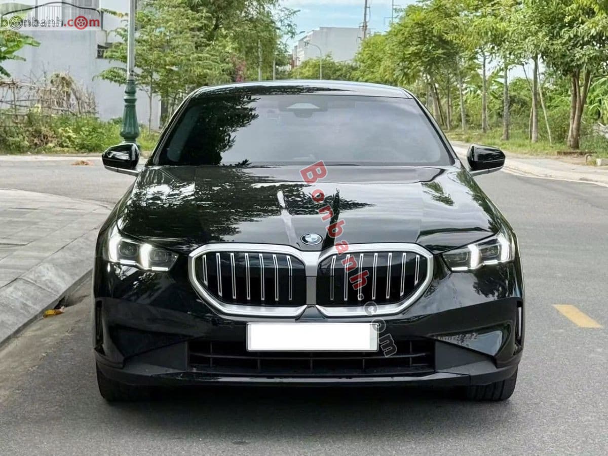 2025 BMW 5 Series 520i Premium