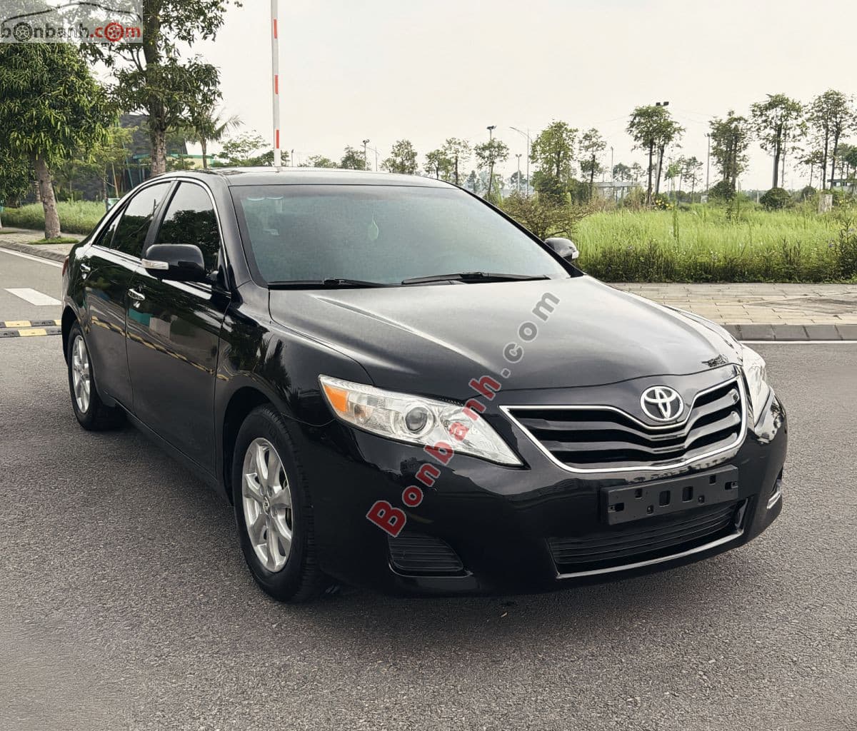 2010 Toyota Camry LE 2.5 - Image 1