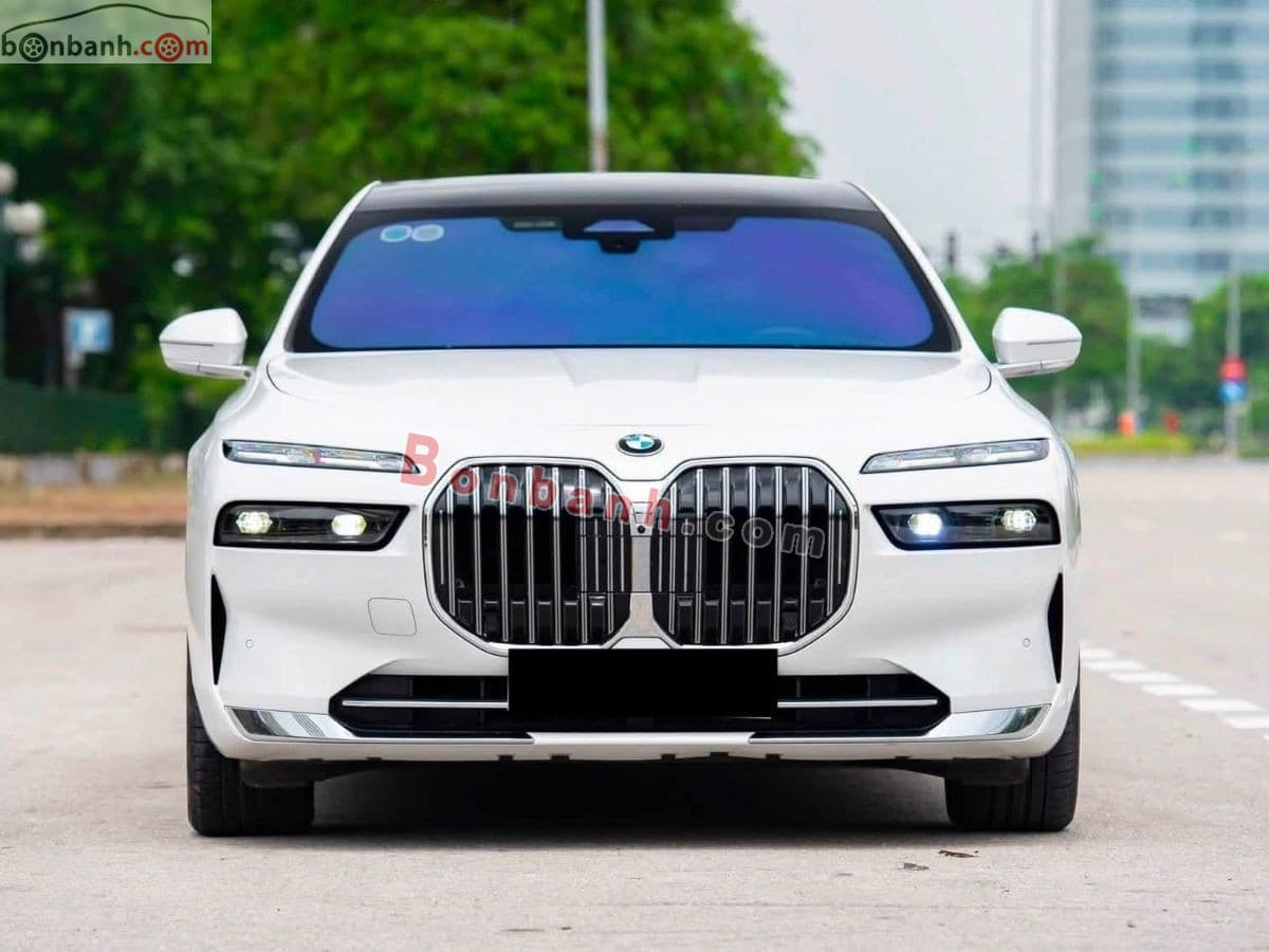 2023 BMW 7 Series 740i Pure Excellence