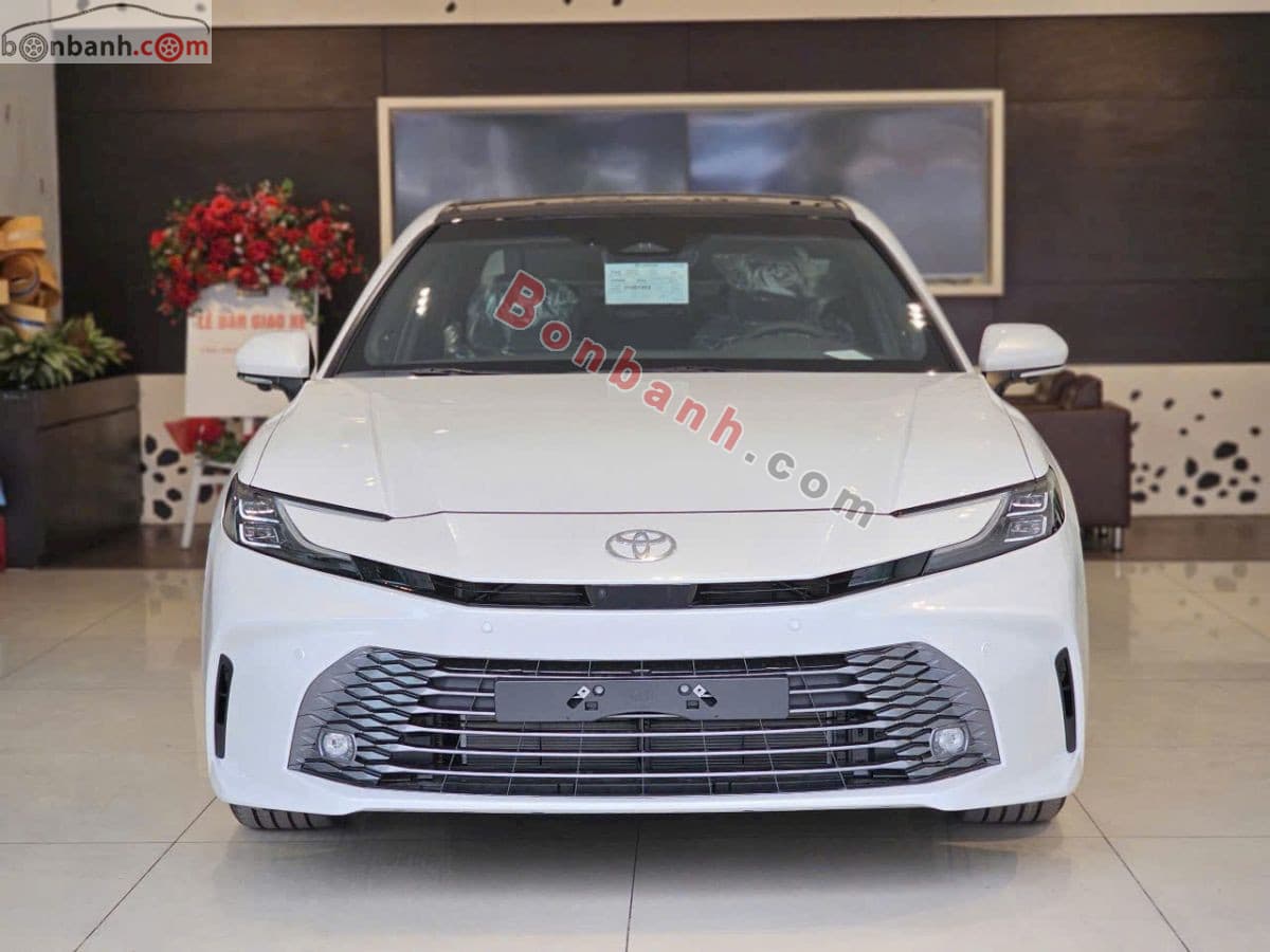 2026 Toyota Camry 2.5 HEV Top