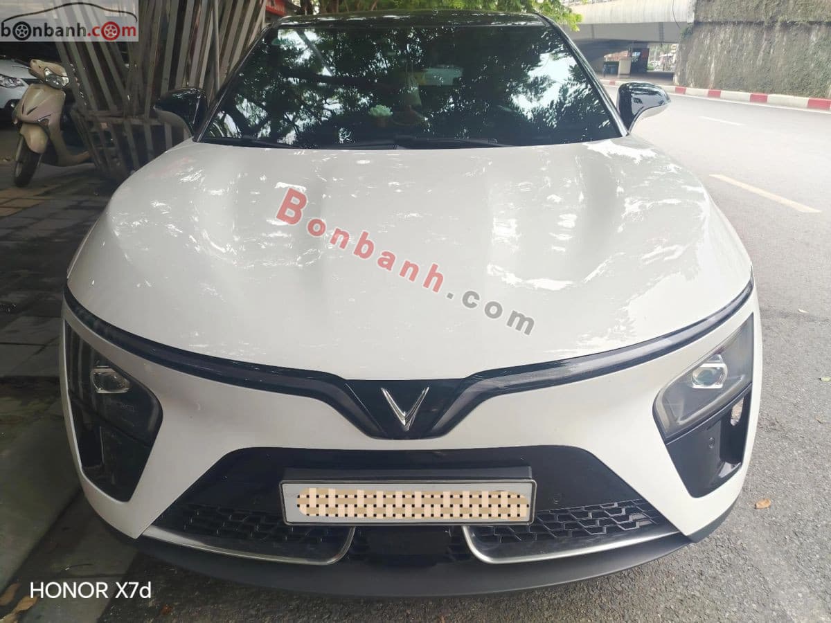 2024 VinFast VF7 Plus AWD