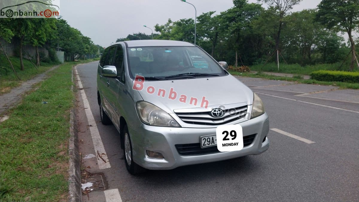 2012 Toyota Innova G - Image 1