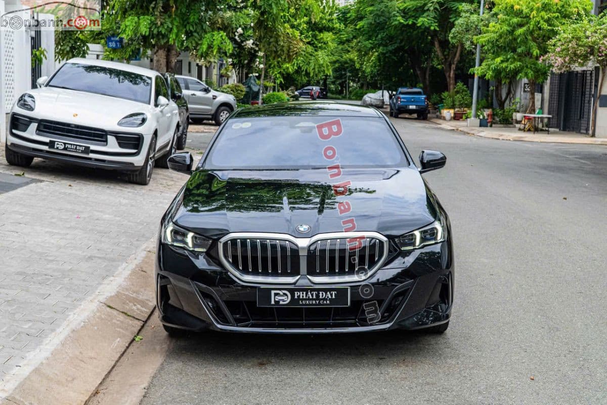 2025 BMW 5 Series 530i M Sport