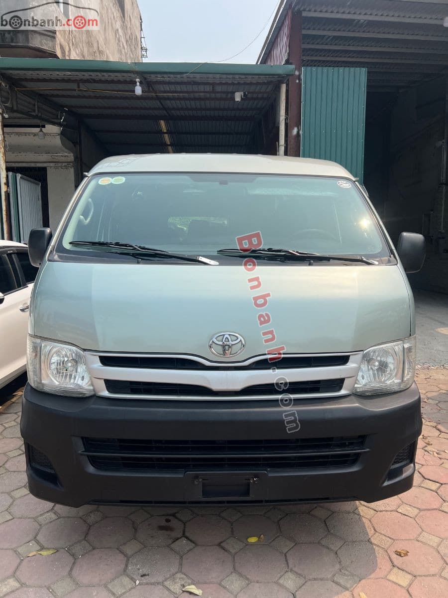 2011 Toyota Hiace 2.7