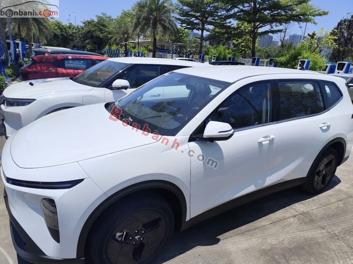 2026 VinFast VF MPV 7 AT