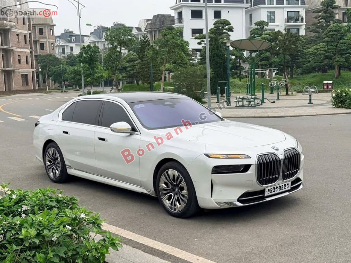 2023 BMW 7 Series 740i Pure Excellence