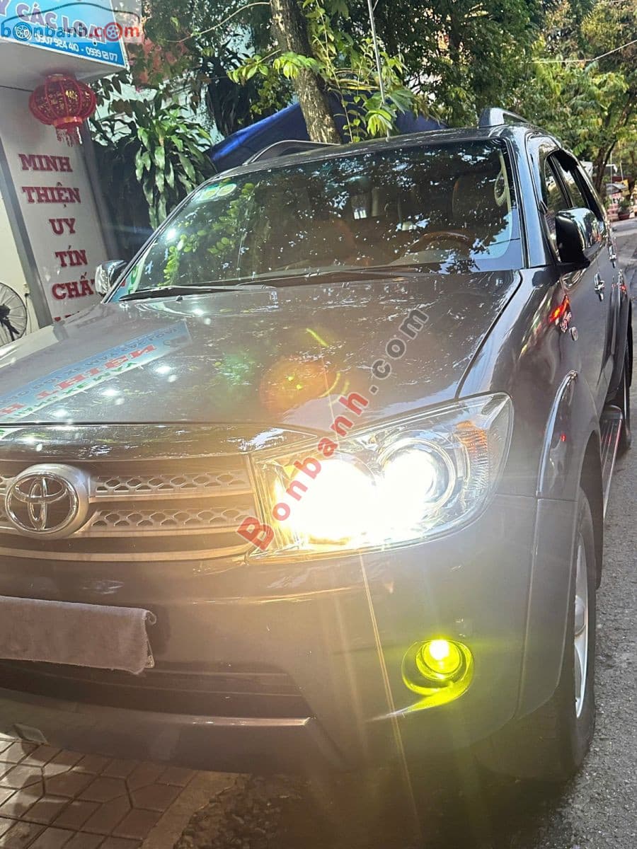 2010 Toyota Fortuner 2.7V 4x4 AT